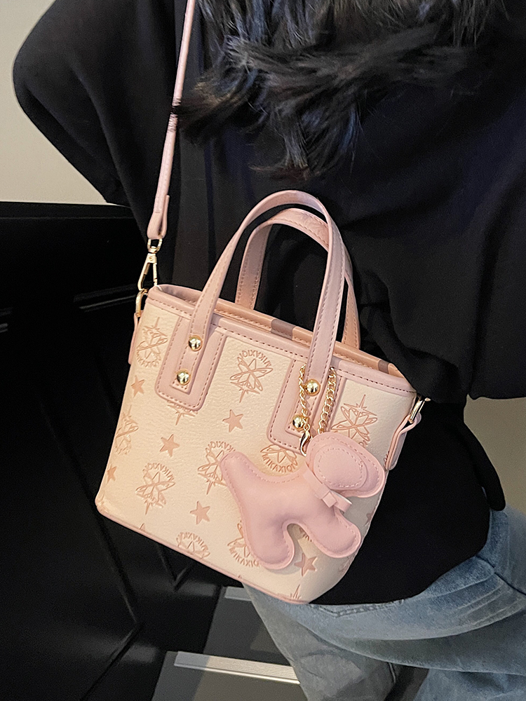 Trendy Korean Style Crossbody Bucket Bag - Cute Handheld Shoulder Bag for Spring 2025 Fashion Trendy Korean Style Crossbody Bucket Bag - Cute Handheld Shoulder Bag for Spring 2025 Fashion