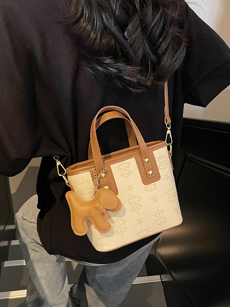 Trendy Korean Style Crossbody Bucket Bag - Cute Handheld Shoulder Bag for Spring 2025 Fashion Trendy Korean Style Crossbody Bucket Bag - Cute Handheld Shoulder Bag for Spring 2025 Fashion