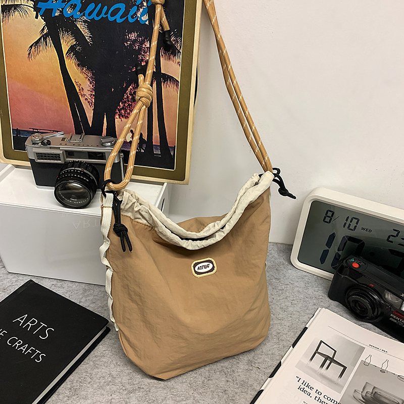 Trendy Korean Style Large Capacity Nylon Crossbody Bucket Bag for Women - Summer 2025 Niche Design Trendy Korean Style Large Capacity Nylon Crossbody Bucket Bag for Women - Summer 2025 Niche Design