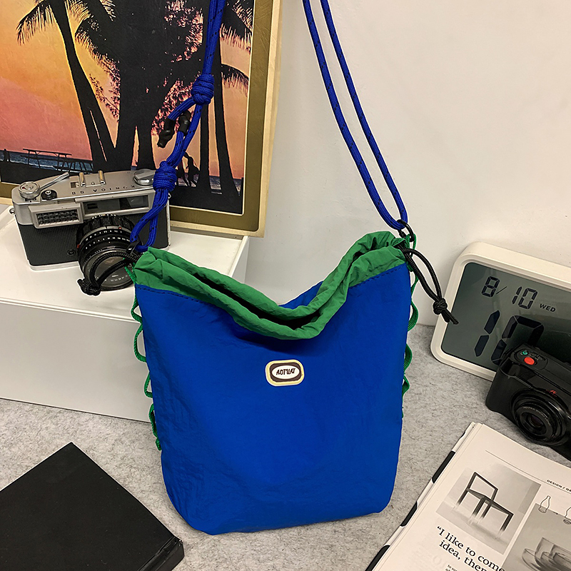 Trendy Korean Style Large Capacity Nylon Crossbody Bucket Bag for Women - Summer 2025 Niche Design Trendy Korean Style Large Capacity Nylon Crossbody Bucket Bag for Women - Summer 2025 Niche Design