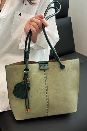 Trendy Korean Style Large-Capacity Tote Bag for Women - Versatile High-End Shoulder Bag for Commuting in 2025