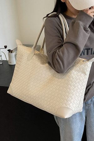 Trendy Korean Style Large Capacity Tote Bag for Women, Versatile Shoulder Bag for Summer 2025, High-End Commuting Essential