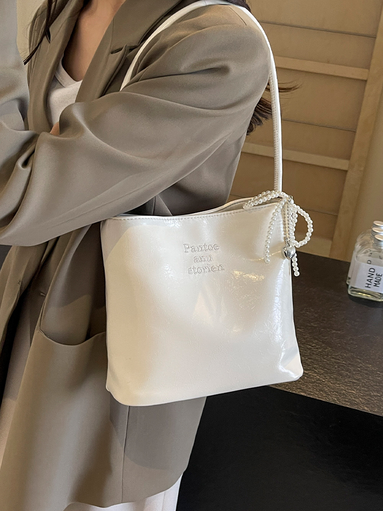 Trendy Korean Style Underarm Bag for Women - Summer 2025 Minimalist Casual Small Square Shoulder Bag Trendy Korean Style Underarm Bag for Women - Summer 2025 Minimalist Casual Small Square Shoulder Bag