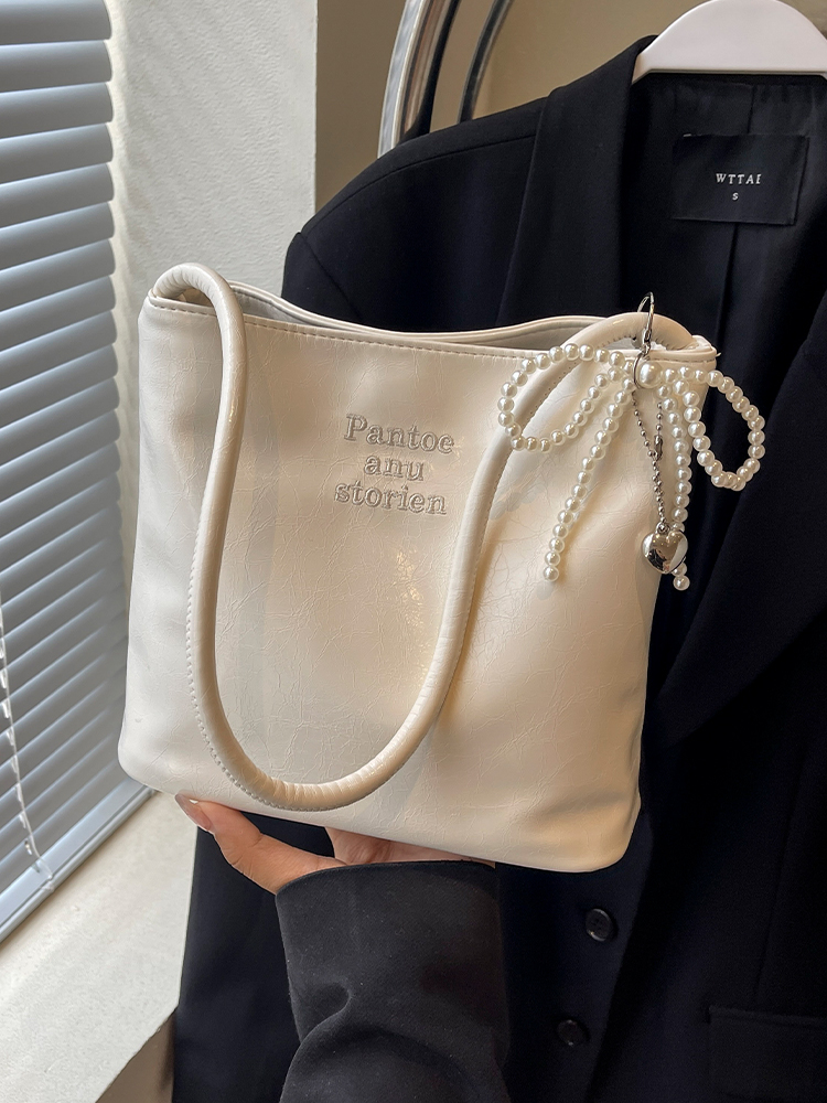 Trendy Korean Style Underarm Bag for Women - Summer 2025 Minimalist Casual Small Square Shoulder Bag Trendy Korean Style Underarm Bag for Women - Summer 2025 Minimalist Casual Small Square Shoulder Bag