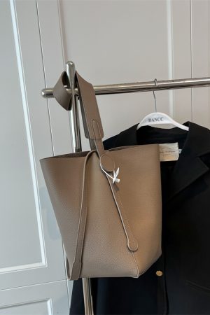 Trendy Large-Capacity Women's Shoulder Bag - Spring/Summer 2025 Versatile Bucket Bag for Commuting and Everyday Use