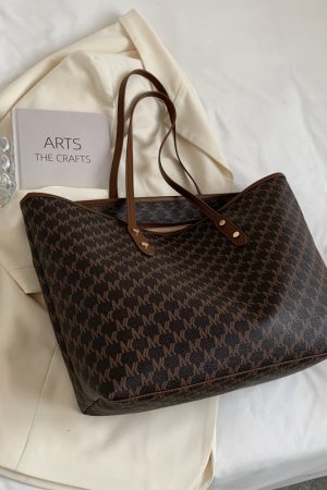 Trendy Large Capacity Women's Shoulder Bag - Versatile Light Luxury Tote for Commuting - 2025 Fashion Must-Have