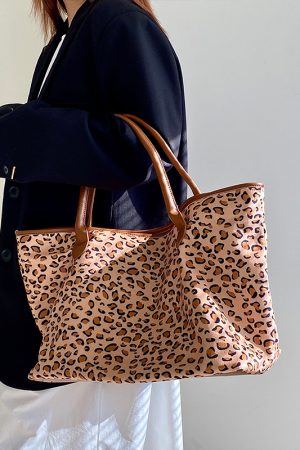 Trendy Leopard Print Tote Bag for Women - Retro Large Capacity Shoulder Handbag for 2025 Style