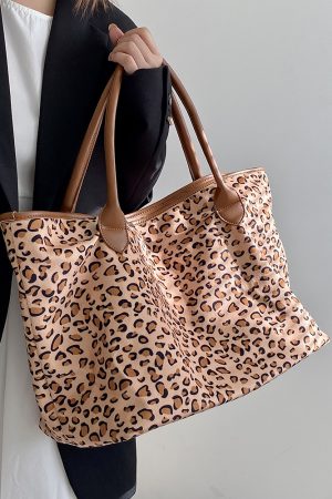 Trendy Leopard Print Tote Bag for Women - Retro Large Capacity Shoulder Handbag for 2025 Style