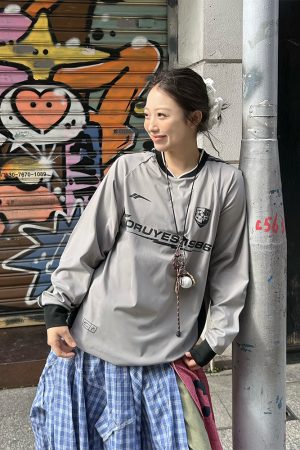 Trendy Loose-Fit Spliced Long Sleeve Sports Top for Couples â€“ Quick-Dry Moisture-Wicking Outdoor Wear for Spring and Autumn