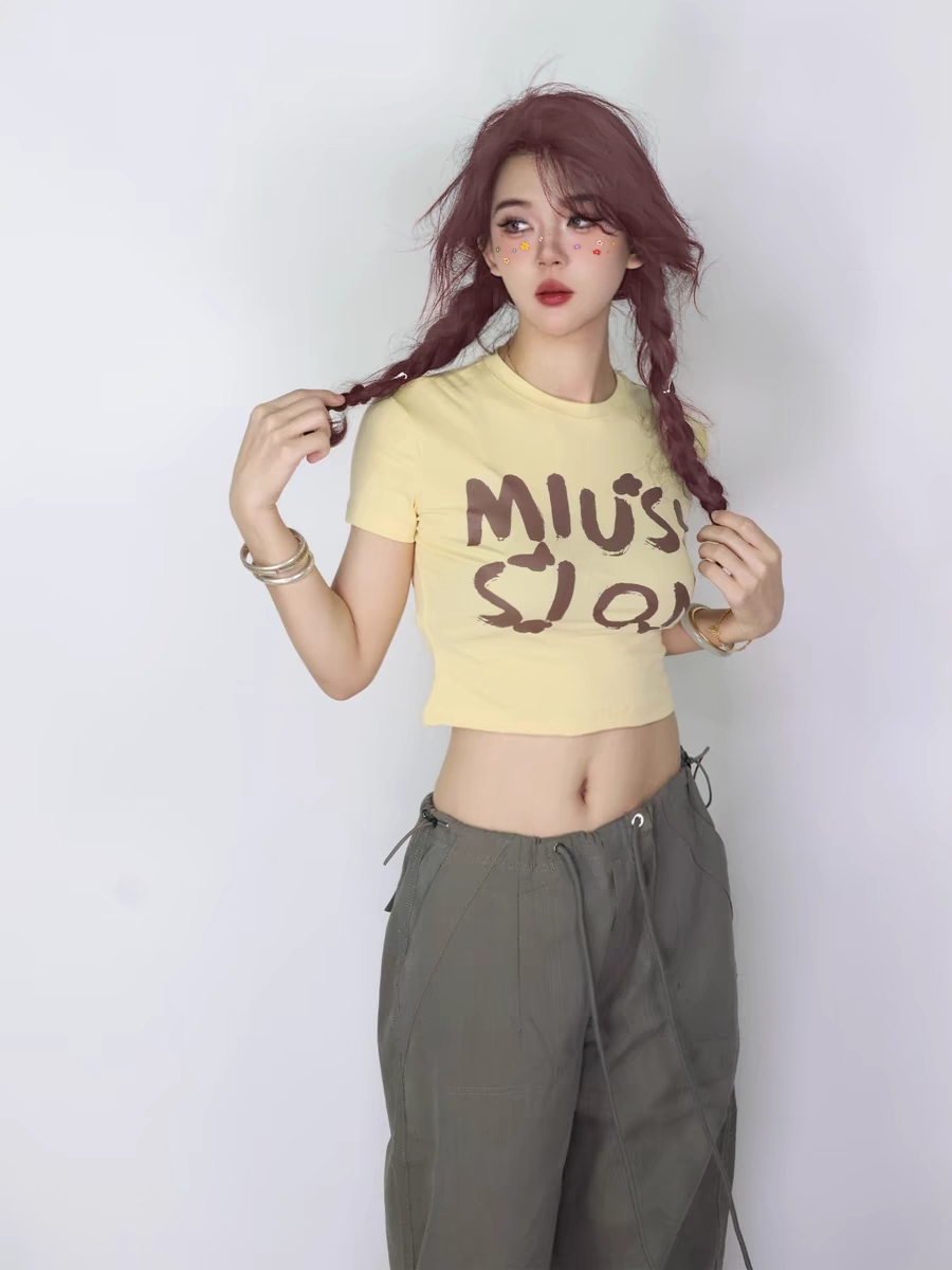 Trendy Off-Shoulder Crop Top for Women, Slim-Fit Jazz Style, Summer Body-Hugging Fashion, 90s Inspired Trendy Off-Shoulder Crop Top for Women, Slim-Fit Jazz Style, Summer Body-Hugging Fashion, 90s Inspired