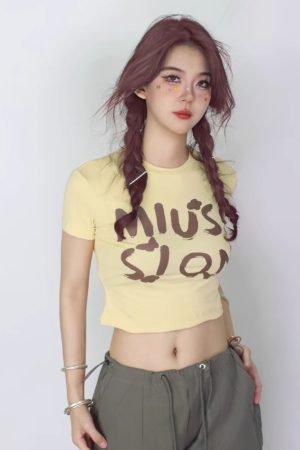 Trendy Off-Shoulder Crop Top for Women, Slim-Fit Jazz Style, Summer Body-Hugging Fashion, 90s Inspired