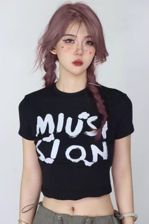 Trendy Off-Shoulder Crop Top for Women, Slim-Fit Jazz Style, Summer Body-Hugging Fashion, 90s Inspired