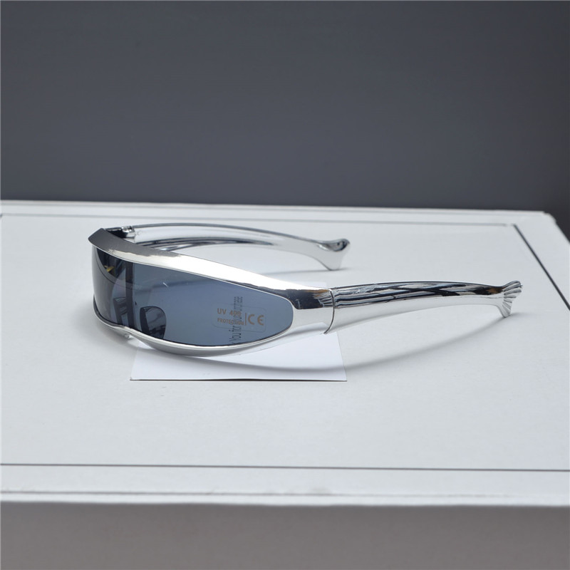 Trendy Punk Retro Laser Sunglasses for Women - Millennial Street Style Cycling and Photography Eyewear Trendy Punk Retro Laser Sunglasses for Women - Millennial Street Style Cycling and Photography Eyewear