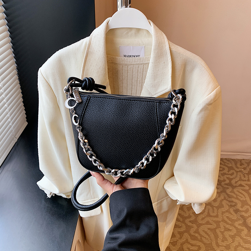 Trendy Red Shoulder Underarm Bag - 2025 High-End Women's Crossbody Bucket Bag for Commuting and Everyday Style Trendy Red Shoulder Underarm Bag - 2025 High-End Women's Crossbody Bucket Bag for Commuting and Everyday Style