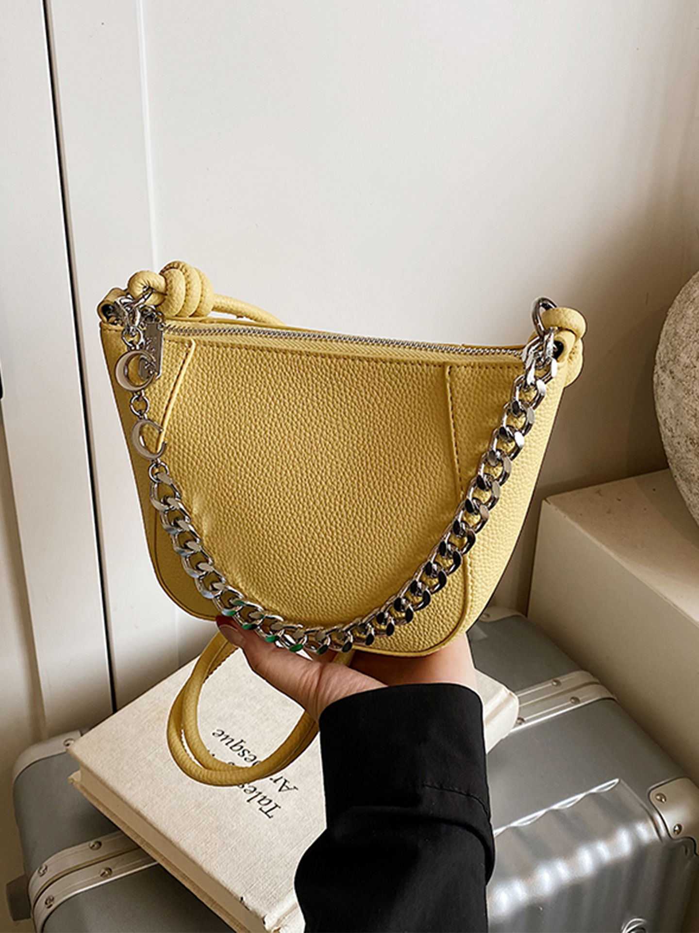 Trendy Red Shoulder Underarm Bag - 2025 High-End Women's Crossbody Bucket Bag for Commuting and Everyday Style Trendy Red Shoulder Underarm Bag - 2025 High-End Women's Crossbody Bucket Bag for Commuting and Everyday Style