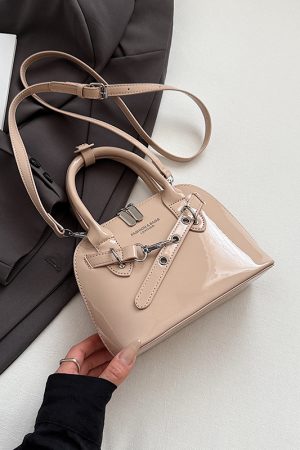 Trendy Red Women's Shoulder Bag - High-End 2025 Commuter Crossbody Shell Bag for Fashion Lovers