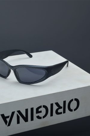 Trendy Retro Tech Punk Sunglasses for Men and Women - Stylish European American Street Photography Eyewear