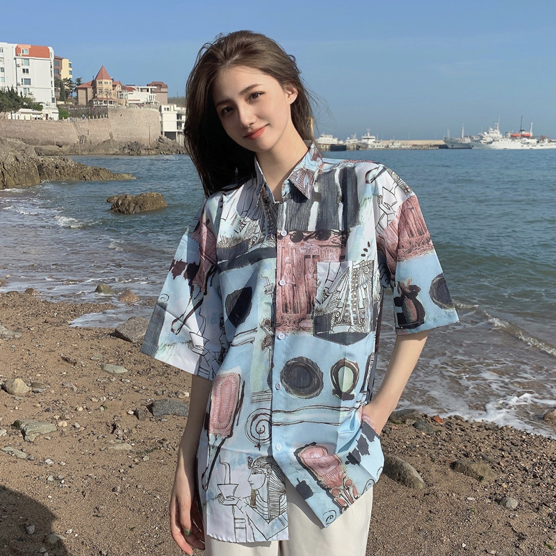 Trendy Short Sleeve Floral Shirt for Women - Hawaiian Beach Style Loose Blouse, 2025 Fashion, Perfect for Summer and Y2K Vibes Trendy Short Sleeve Floral Shirt for Women - Hawaiian Beach Style Loose Blouse, 2025 Fashion, Perfect for Summer and Y2K Vibes