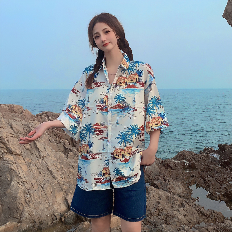 Trendy Short Sleeve Floral Shirt for Women - Hawaiian Beach Style Loose Blouse, 2025 Fashion, Perfect for Summer and Y2K Vibes Trendy Short Sleeve Floral Shirt for Women - Hawaiian Beach Style Loose Blouse, 2025 Fashion, Perfect for Summer and Y2K Vibes