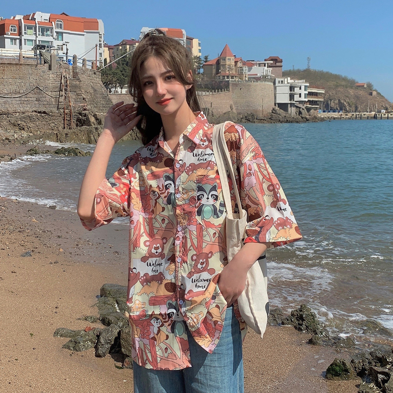 Trendy Short Sleeve Floral Shirt for Women - Hawaiian Beach Style Loose Blouse, 2025 Fashion, Perfect for Summer and Y2K Vibes Trendy Short Sleeve Floral Shirt for Women - Hawaiian Beach Style Loose Blouse, 2025 Fashion, Perfect for Summer and Y2K Vibes