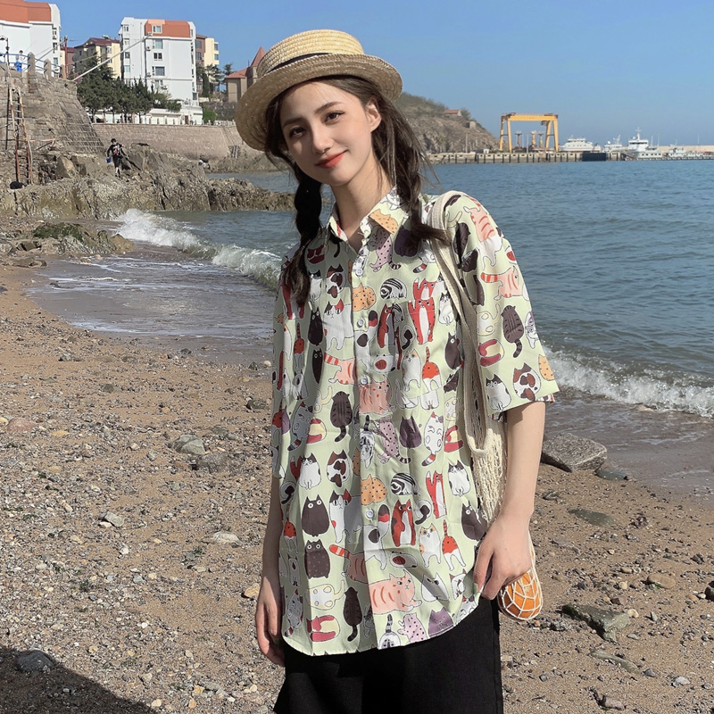 Trendy Short Sleeve Floral Shirt for Women - Hawaiian Beach Style Loose Blouse, 2025 Fashion, Perfect for Summer and Y2K Vibes Trendy Short Sleeve Floral Shirt for Women - Hawaiian Beach Style Loose Blouse, 2025 Fashion, Perfect for Summer and Y2K Vibes