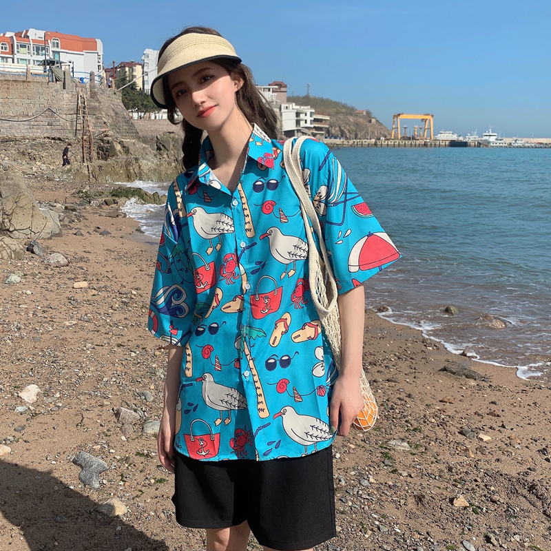 Trendy Short Sleeve Floral Shirt for Women - Hawaiian Beach Style Loose Blouse, 2025 Fashion, Perfect for Summer and Y2K Vibes Trendy Short Sleeve Floral Shirt for Women - Hawaiian Beach Style Loose Blouse, 2025 Fashion, Perfect for Summer and Y2K Vibes