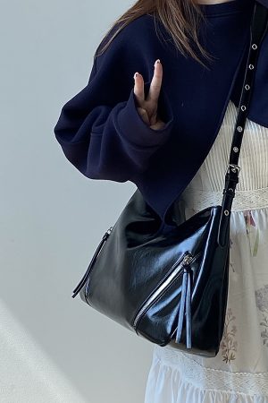 Trendy Unisex Large Capacity Tote Bag - Versatile Commuter Shoulder Crossbody Bag for Women - Stylish 2025 Fashion Essential