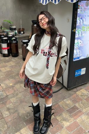 Trendy Unisex Short Sleeve T-Shirt with Plaid Floral Patch Embroidery - Summer Loose Fit Casual Wear