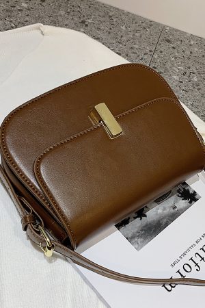 Trendy Women's 2025 Retro Crossbody Bag - Versatile Fashionable Shoulder Bag for Stylish Outfits