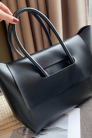 Trendy Women's Large Tote Bag - 2025 Korean Style Retro Commuting Handbag with High Capacity for Spring Summer