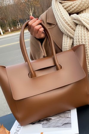 Trendy Women's Large Tote Bag - 2025 Korean Style Retro Commuting Handbag with High Capacity for Spring Summer