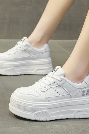 Trendy Women's Little White Sneakers 2024 - Thick-Soled Casual Platform Shoes for Petite Height with Hidden Elevation