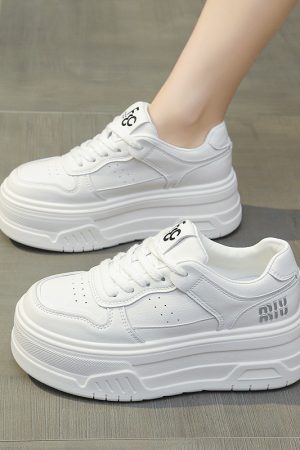 Trendy Women's Little White Sneakers 2024 - Thick-Soled Casual Platform Shoes for Petite Height with Hidden Elevation