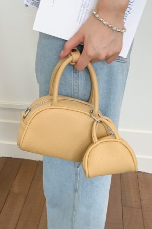 Trendy Women's Red Shoulder Bag - 2025 High-End Commuter Crossbody Pillow Bag for Fashion Lovers