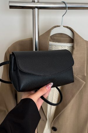 Trendy Women's Red Shoulder Crossbody Bag 2025 - Versatile Small Handbag for Fashionable Everyday Use