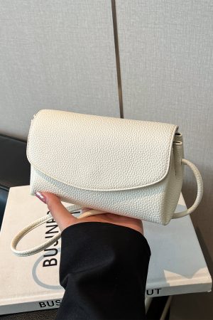 Trendy Women's Red Shoulder Crossbody Bag 2025 - Versatile Small Handbag for Fashionable Everyday Use