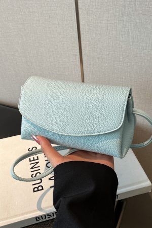 Trendy Women's Red Shoulder Crossbody Bag 2025 - Versatile Small Handbag for Fashionable Everyday Use