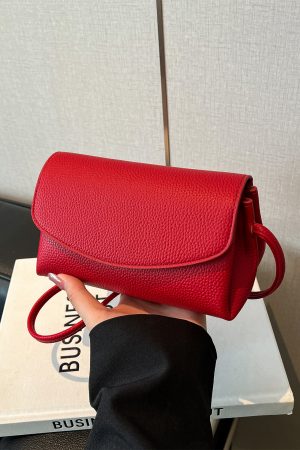Trendy Women's Red Shoulder Crossbody Bag 2025 - Versatile Small Handbag for Fashionable Everyday Use