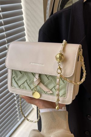 Trendy Women's Summer Diagonal Cross Small Square Bag - Diamond Quilted Chain Shoulder Bag for High-End Fashion 2025