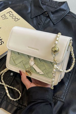 Trendy Women's Summer Diagonal Cross Small Square Bag - Diamond Quilted Chain Shoulder Bag for High-End Fashion 2025