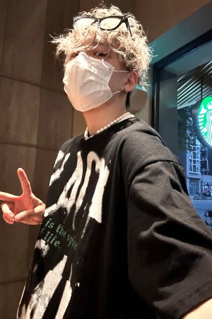 Unisex Graffiti Letter Printed Short Sleeve T-Shirt - Loose Fit Summer High Street Style for Men and Women