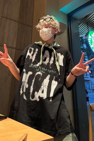 Unisex Graffiti Letter Printed Short Sleeve T-Shirt - Loose Fit Summer High Street Style for Men and Women