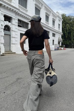 Unisex High Street Multi-Pocket Cargo Pants with Curved Knife Design - Loose Fit, Casual, Washed Look, Perfect for Y2K Style