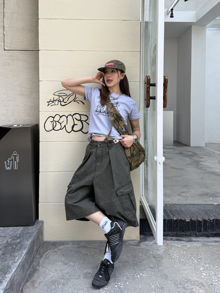 Unisex Vintage Distressed Work Shorts - American Style, Adjustable, Multi-Pocket, Summer Essential, 90s Inspired Fashion Unisex Vintage Distressed Work Shorts - American Style, Adjustable, Multi-Pocket, Summer Essential, 90s Inspired Fashion