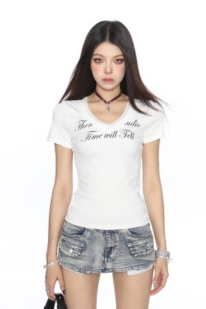 V-neck Lace-Trimmed Letter Short-Sleeve Cropped T-Shirt for Women - Summer Slim-Fit American Style 90s Trendy Top