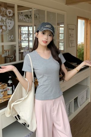 V-Neck Short Sleeve T-Shirt for Women - American Vintage Slim Fit Top - 2025 Summer Essential - Casual 90s Style Base Layer