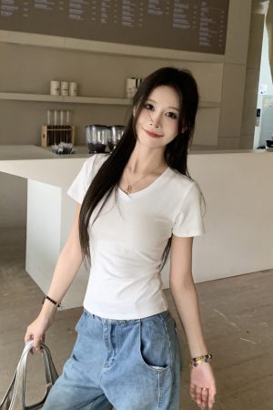 V-Neck Short Sleeve T-Shirt for Women - American Vintage Slim Fit Top - 2025 Summer Essential - Casual 90s Style Base Layer