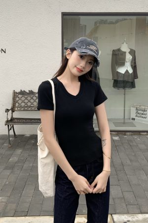 V-Neck Short Sleeve T-Shirt for Women - American Vintage Slim Fit Top - 2025 Summer Essential - Casual 90s Style Base Layer