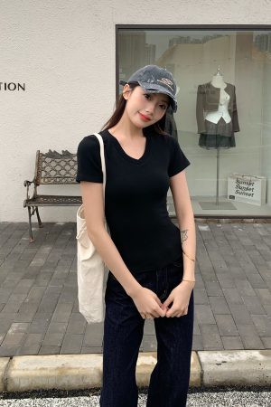 V-Neck Short Sleeve T-Shirt for Women - American Vintage Slim Fit Top - 2025 Summer Essential - Casual 90s Style Base Layer