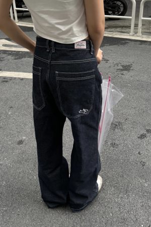 Versatile American Retro Embroidered Wide-Leg Jeans for Men and Women - Trendy Street Style Straight-Leg Pants, Slimming Fit